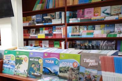 Năm học tới không thể để xảy ra thiếu sách giáo khoa