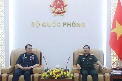 Đại tướng Nguyễn Tân Cương tiếp Tư lệnh Không quân Philippines