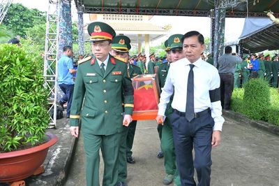 Vĩnh Long: Truy điệu, an táng 65 hài cốt liệt sĩ