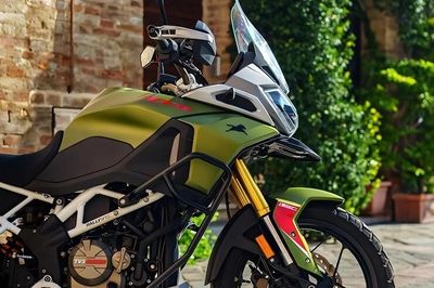 TVS RTX 300 giá từ 146 triệu đồng, có cruise control, quickshifter và 4 chế độ lái