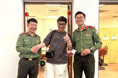 Trả đồng hồ tiền tỷ cho du khách