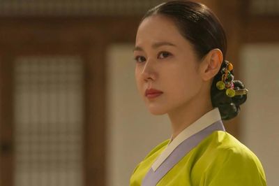 Son Ye Jin có cứu nổi phim 19+ ngập tranh cãi