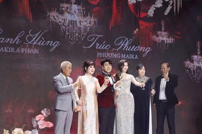 Akira Phan bật khóc khi trao lời yêu dành cho vợ trong lễ cưới
