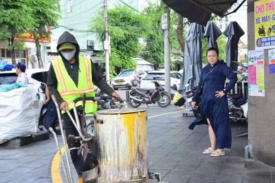 “Chia đôi” vỉa hè