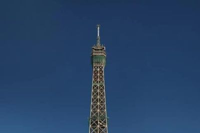Giám đốc công ty quản lý Tháp Eiffel sẽ từ chức sau tranh cãi điều chuyển nhân viên nữ