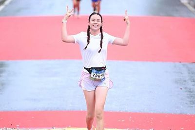 Á hậu Ánh Vương chạy 21km với thành tích đáng nể, chân rã rời vẫn đấu pickleball