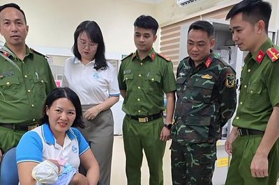 Phát hiện bé trai sơ sinh bị bỏ rơi tại phường Tuần Châu, Quảng Ninh