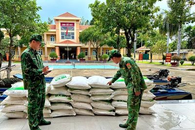 Bộ đội Biên phòng tỉnh Đồng Tháp liên tiếp phát hiện, bắt giữ các vụ vận chuyển trái phép đường cát qua biên giới