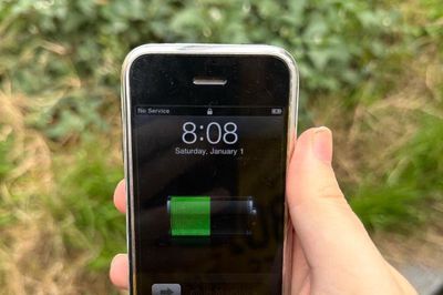 Nhìn lại 20 năm 'tiến hóa' của pin iPhone từ thế hệ đầu đến nay