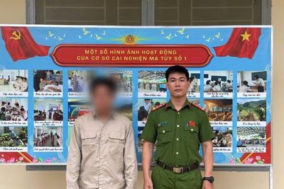 Vận động người nghiện đi cai