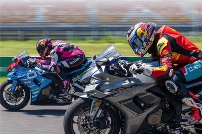 Sportbike 645cc gây 'sốt' giá chỉ 131 triệu đồng, ngập tràn công nghệ