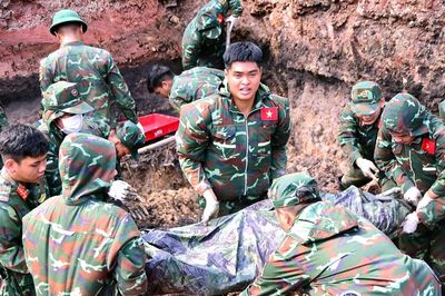 TP.HCM: Xử lý hơn 650m³ đất, tiếp tục quy tập thêm 13 hài cốt liệt sĩ