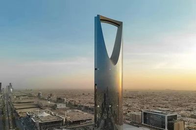 Ảrập Xêút đóng cửa tòa nhà biểu tượng giữa làn sóng tấn công của Houthi, hai phi công thiệt mạng
