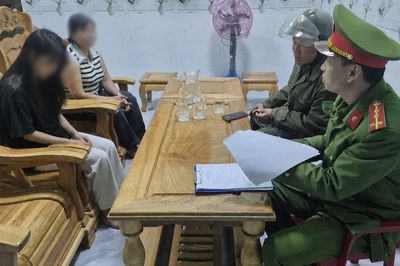 Ngăn chặn 2 bé gái 'đi làm ăn xa'