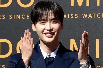 Gương mặt của Lee Jong Suk tựa như một 'món hàng xa xỉ'