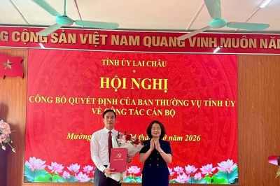 Hội nghị công bố quyết định của Ban Thường vụ Tỉnh ủy về công tác cán bộ