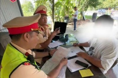 Ô tô bị tước phù hiệu vẫn chở khách, tài xế và chủ xe bị phạt gần 29 triệu đồng