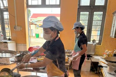 Tăng cường bảo đảm an toàn thực phẩm và chất lượng bữa ăn học đường