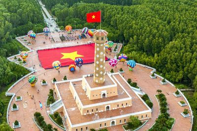 Sắt son niềm tin dưới Quốc kỳ nơi địa đầu cực Nam