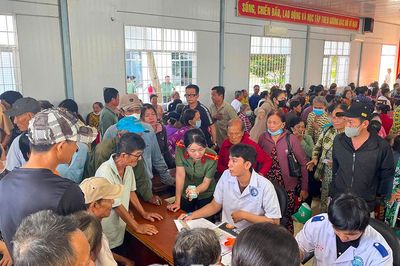 Công an Cà Mau hướng về cơ sở, chăm lo sức khoẻ đồng bào Khmer
