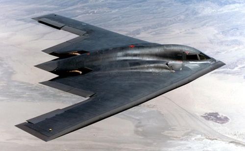 B-2 có thể xâm nhập an toàn vào hệ thống phòng không dày đặc của đối phương nhưng nó có nhược điểm khiến giới chức Mỹ đau đầu đó là chi phí bảo dưỡng rất cao.