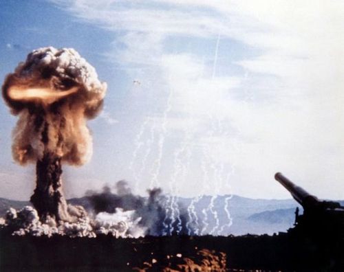 Pháo bắn đầu đạn hạt nhân chiến thuật. Ảnh: US Army 