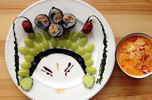 Để có được những tác phẩm "không đụng hàng", bà mẹ đảm đang chỉ tận dụng những nguyên liệu sẵn có, không lạm dụng đồ trang trí có sẵn trên thị trường.