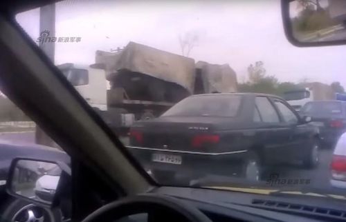 Thiết bị hệ thống S-300 đang trên đường về căn cứ.