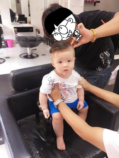 Chỉ gần 10 tháng tuổi nhưng Túc Mạch đã điển trai như soái ca khiến cư dân mạng phát cuồng.