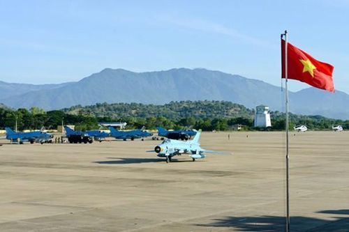 Các thao tác trên không quá phức tạp và có chi phí rẻ hơn rất nhiều so với phương án lắp radar dẫn bắn hay bổ sung hệ thống kết nối thông tin, truyền dữ liệu đã nêu. Vì vậy, SIPRI cho rằng, rất có thể đây chính là nội dung gói nâng cấp Su-22 của Việt Nam, để chiếc cường kích này đảm nhiệm được chức năng đánh biển.