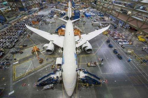  Hai hãng sản xuất máy bay Boeing và Airbus, đang cạnh tranh mạnh mẽ tại Trung Quốc, thị trường máy bay lớn thứ hai thế giới 