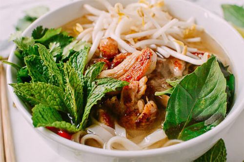 Bữa sáng ngon miệng với phở gà chiên