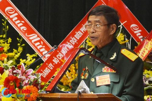 Nguyên Chủ tịch Hội CCB thị xã Kỳ Anh Võ Văn Hưng tham luận về nhiệm vụ Hội Cựu chiến binh tham gia bảo vệ Đảng, chính quyền, bảo vệ chế độ XHCN, bảo vệ Nhân dân”.