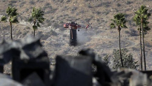 Quân đội cung cấp cho bang California các máy bay chiến đấu C-130. Hơn 290 xe chữa cháy cũng được điều đến từ Montana, Utah, New Mexico, Idaho, Arizona, Oregon và Nevada. 