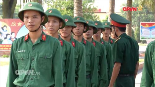 Trước khi nghiên cứu bộ quân trang sĩ quan K-08, đầu những năm 2000, cục quân nhu đã thiết kế bộ quân trang chiến sĩ K-03 với gam màu chủ đạo là màu xanh lá cây. Nguồn ảnh: QPVN.