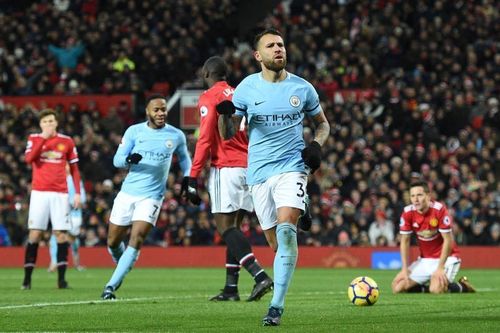 Man City khiến MU "ôm hận" nhưng Pep thừa nhận, còn lâu đội nhà mới so được với hàng xóm về bề dày thành tích