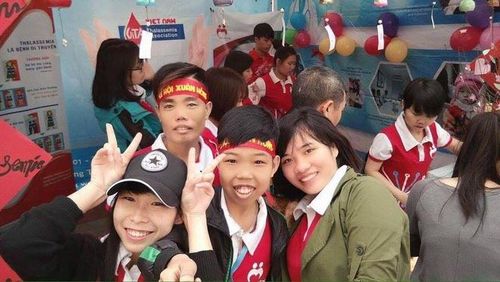 Các bệnh nhân háo hức chuẩn bị Lễ hội Xuân hồng 2018. Ảnh: Bệnh nhân cung cấp.