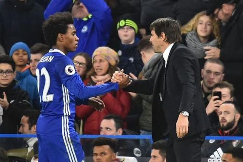  Ngay sau trận chung kết FA Cup vừa qua, Willian đã gây sức ép lên BLĐ Chelsea rằng anh sẽ rời đi ngay trong kỳ chuyển nhượng hè năm nay nếu Antonio Conte còn tại vị. Thông tin này đã được kênh thể thao Sky Sports xác nhận. Việc giúp Chelsea đăng quang FA Cup nhiều khả năng sẽ kéo dài thời gian tại vị của HLV Conte và đó cũng sẽ là cơ hội để Mourinho đưa cậu học trò cưng đến Old Trafford như cách từng làm với Matic. 