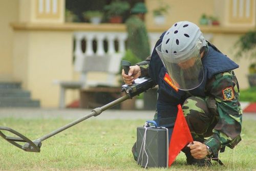 Đánh dấu tín hiệu khi phát hiện vật nổ