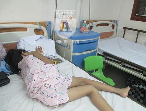 Nguồn máu được ví như "nguồn khí oxy' đối với các bệnh nhân. Trong ảnh là một bệnh nhi mắc chứng tan máu bẩm sinh, phải điều trị suốt đời và định kỳ truyền máu hằng tháng