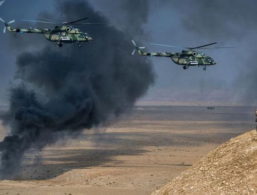  Máy bay trực thăng vận tải-chiến đấu Mi-8 AMTSh Terminator tại cuộc tập trận ở Tajikistan 