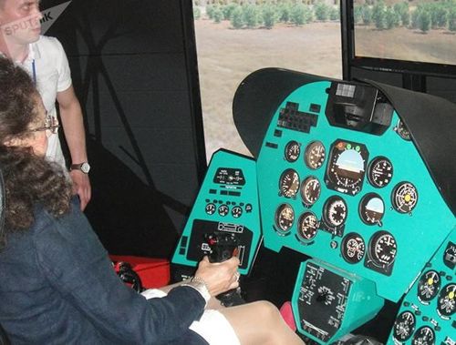  Tổ hợp mô phỏng huấn luyện phi công trực thăng tấn công Mi-24, giới thiệu tại Triển lãm-Hội chợ hàng không-vũ trụ quốc tế MAKS-2017 ở Zhukovskiy, ngoại ô Matxcơva 