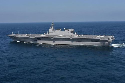 Tàu sân bay trực thăng Izumo trong một nhiệm vụ trên biển. Ảnh: JMSDF.