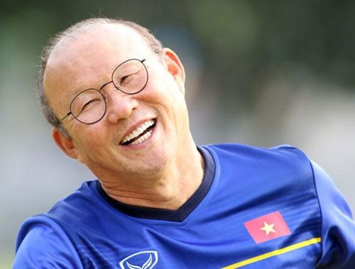 “Phía sau một người đàn ông thành công luôn có bóng dáng của người phụ nữ”. Câu nói này đúng với trường hợp của HLV Park Hang Seo