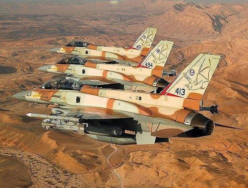 Trước đó, vũ khí này được xem là "át chủ bài" duy nhất để Tel Aviv có thể qua mặt lưới lửa phòng không dày đặc của Syria với các tổ hợp S-300PM tối tân. 