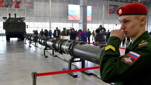  Tên lửa 9M729 là phiên bản mới hơn của tên lửa 9M728 – một loại tên lửa được trang bị cho hệ thống Iskander-M. 9M728 được phát triển bởi Cục Thiết kế Novator ở Yekaterinburg. 