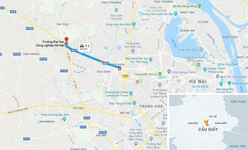 Một phần trục đường Cầu Diễn - Hồ Tùng Mậu được quây rào di động vào ban đêm để vận chuyển vật liệu làm đường ray trên cao (phần đường xanh). Ảnh: Google Maps.