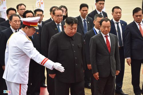 Đây là một trong những hoạt động cuối cùng của nhà lãnh đạo trước khi kết thúc chuyến thăm Việt Nam.