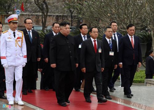 Đi cùng ông là các quan chức hàng đầu Triều Tiên tháp tùng nhà lãnh đạo trong chuyến thăm lần này.