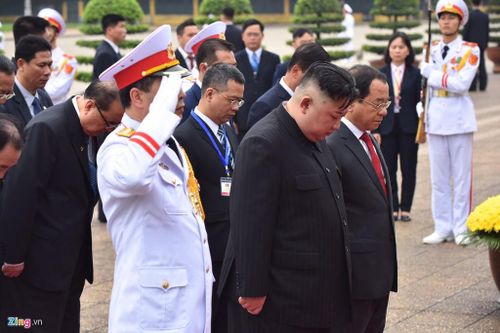 Ông Kim Jong Un dự kiến lên tàu trở về Triều Tiên trong hôm nay, kết thúc 5 ngày công du tại Việt Nam.